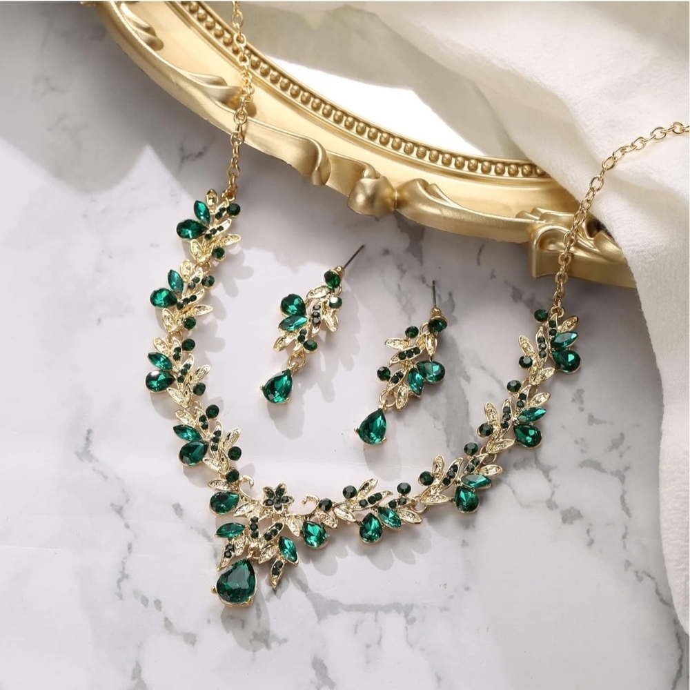Gold-Plated Emerald Green Crystal Necklace and Earring Set